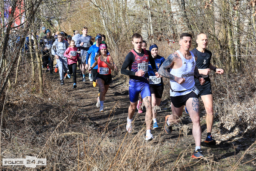 Tropem Wilczym w Policach