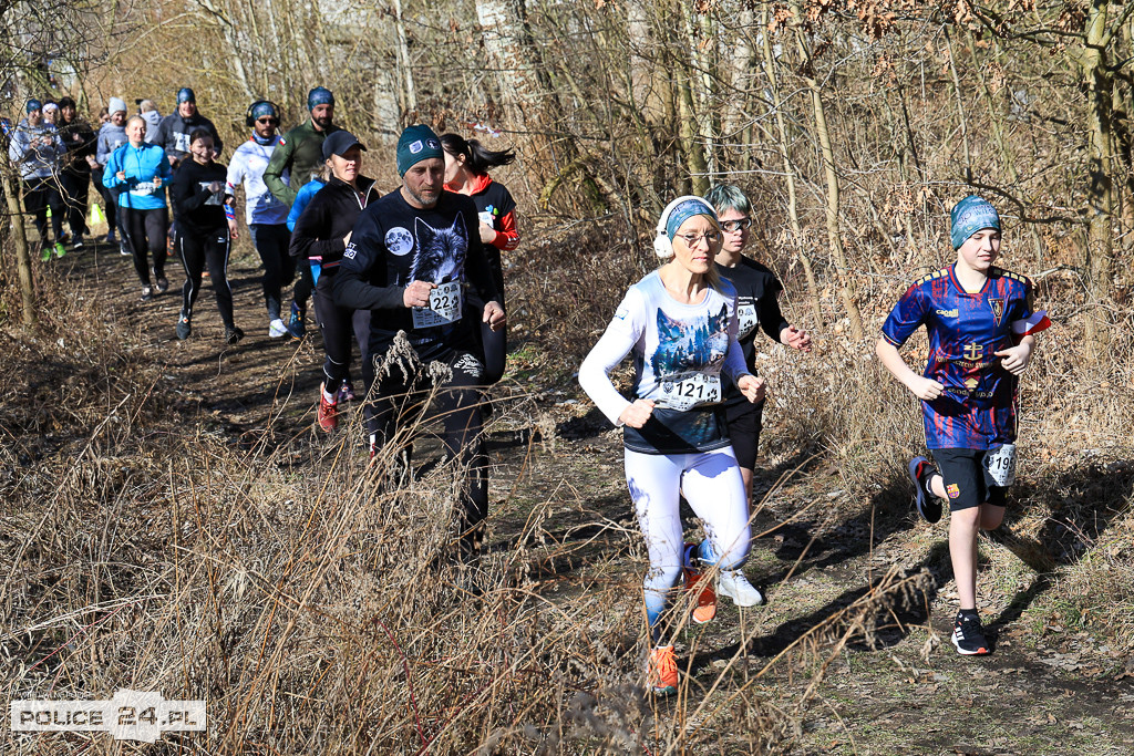 Tropem Wilczym w Policach