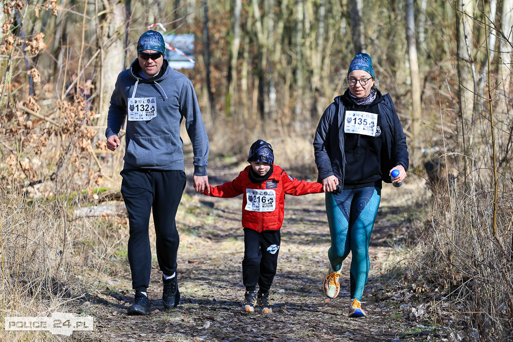 Tropem Wilczym w Policach