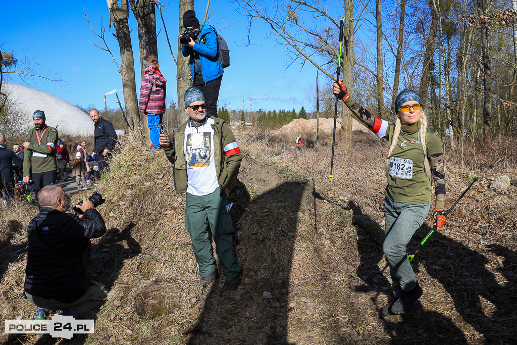 Tropem Wilczym w Policach