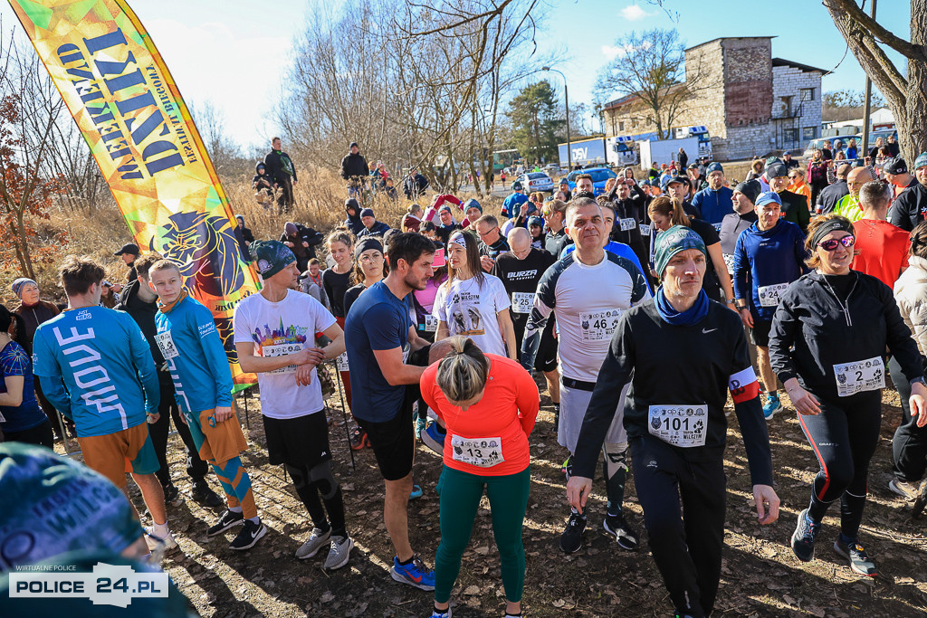 Tropem Wilczym w Policach