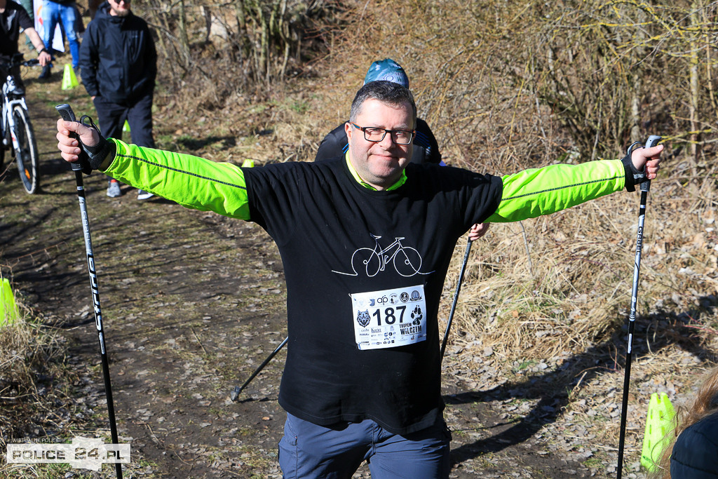 Tropem Wilczym w Policach