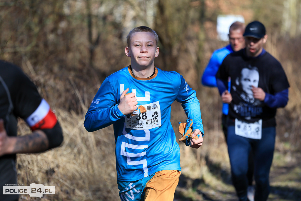 Tropem Wilczym w Policach