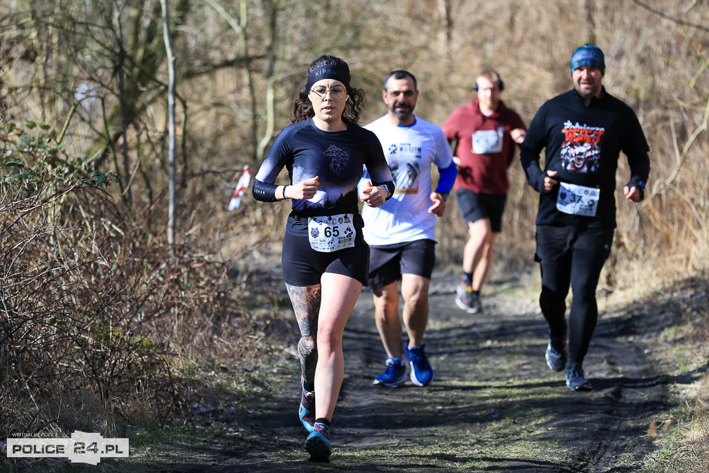 Tropem Wilczym w Policach