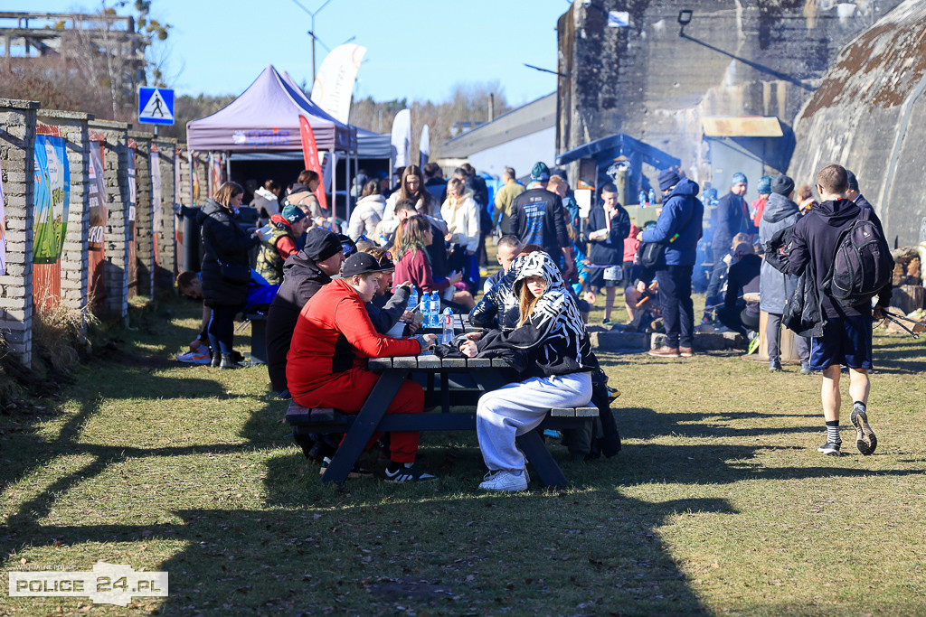 Tropem Wilczym w Policach