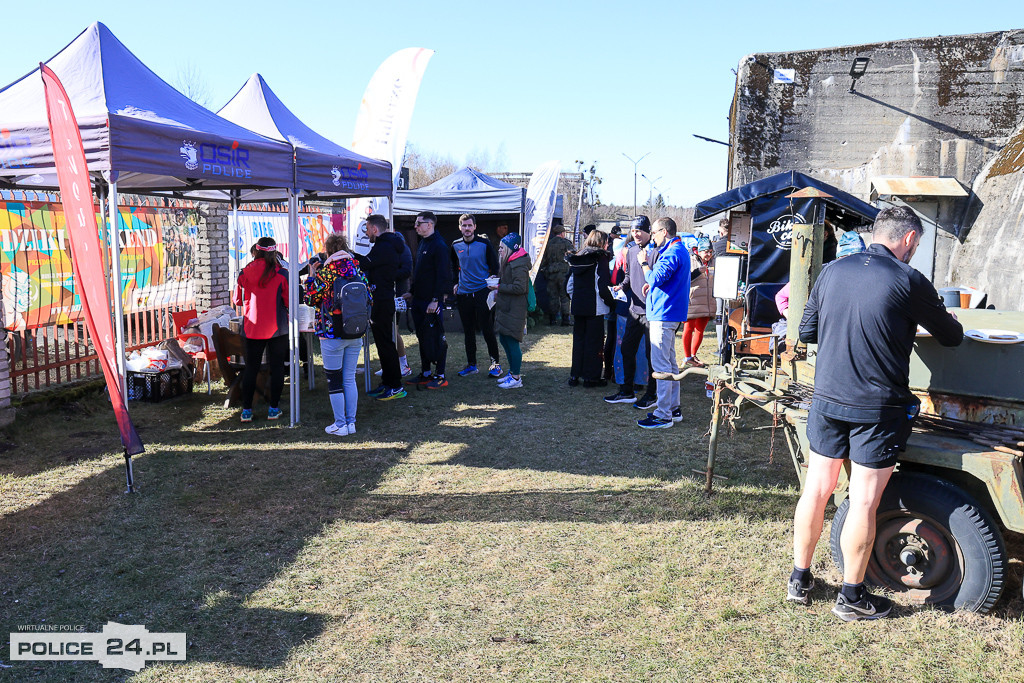 Tropem Wilczym w Policach