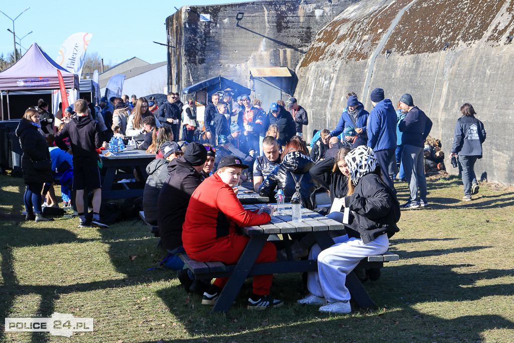 Tropem Wilczym w Policach