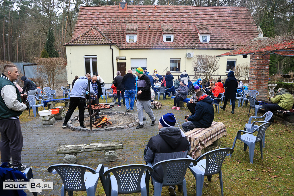 Podopieczni PSONI Police pożegnali zimę przy ognisku