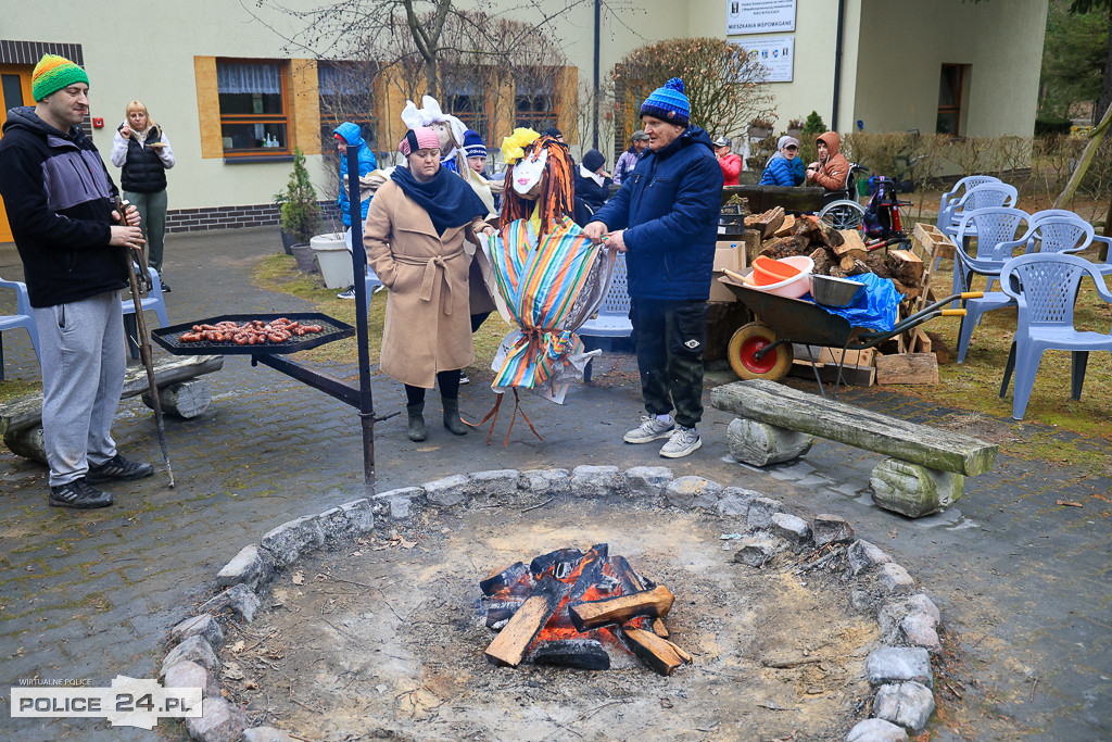 Podopieczni PSONI Police pożegnali zimę przy ognisku