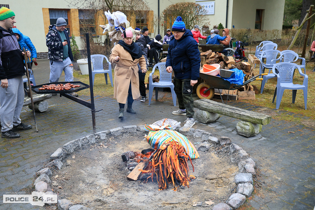 Podopieczni PSONI Police pożegnali zimę przy ognisku