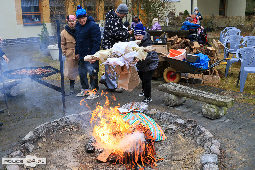 Podopieczni PSONI Police pożegnali zimę przy ognisku