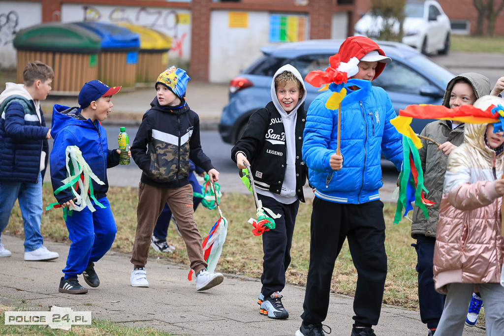 Wiosna! Barwne korowody dzieci przeszły ulicami Police
