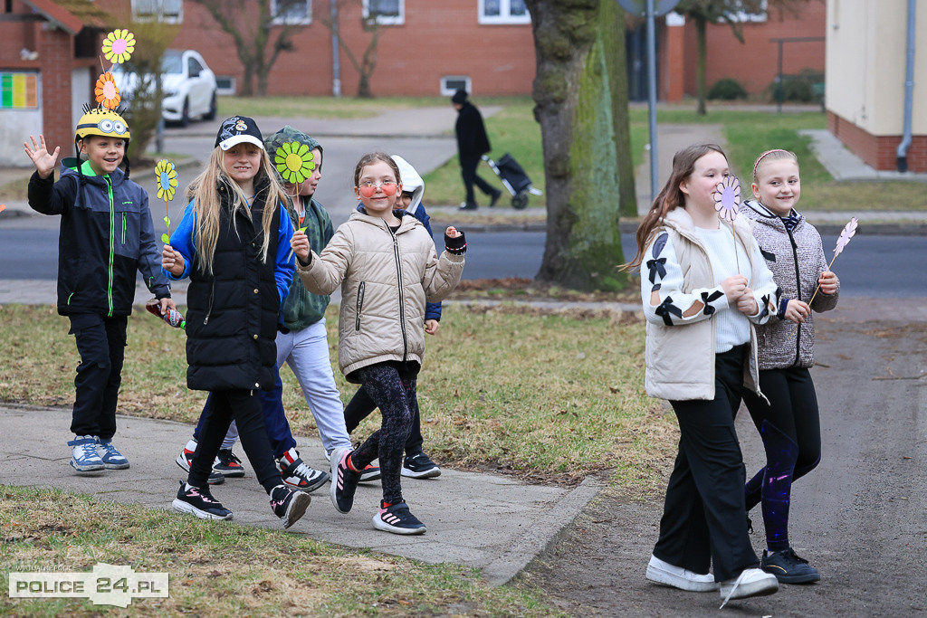 Wiosna! Barwne korowody dzieci przeszły ulicami Police