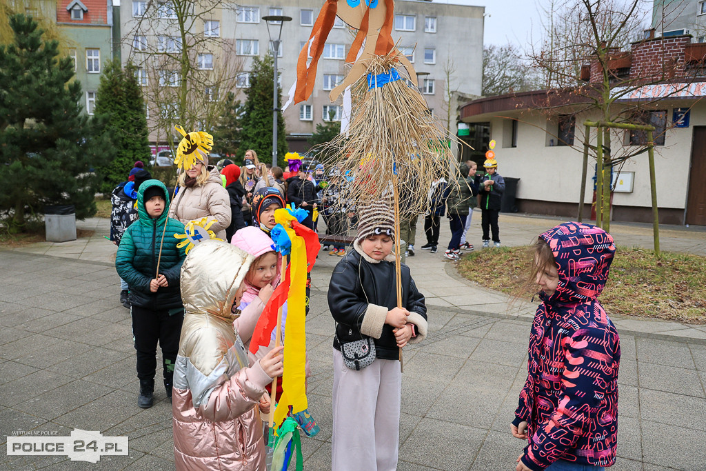 Wiosna! Barwne korowody dzieci przeszły ulicami Police