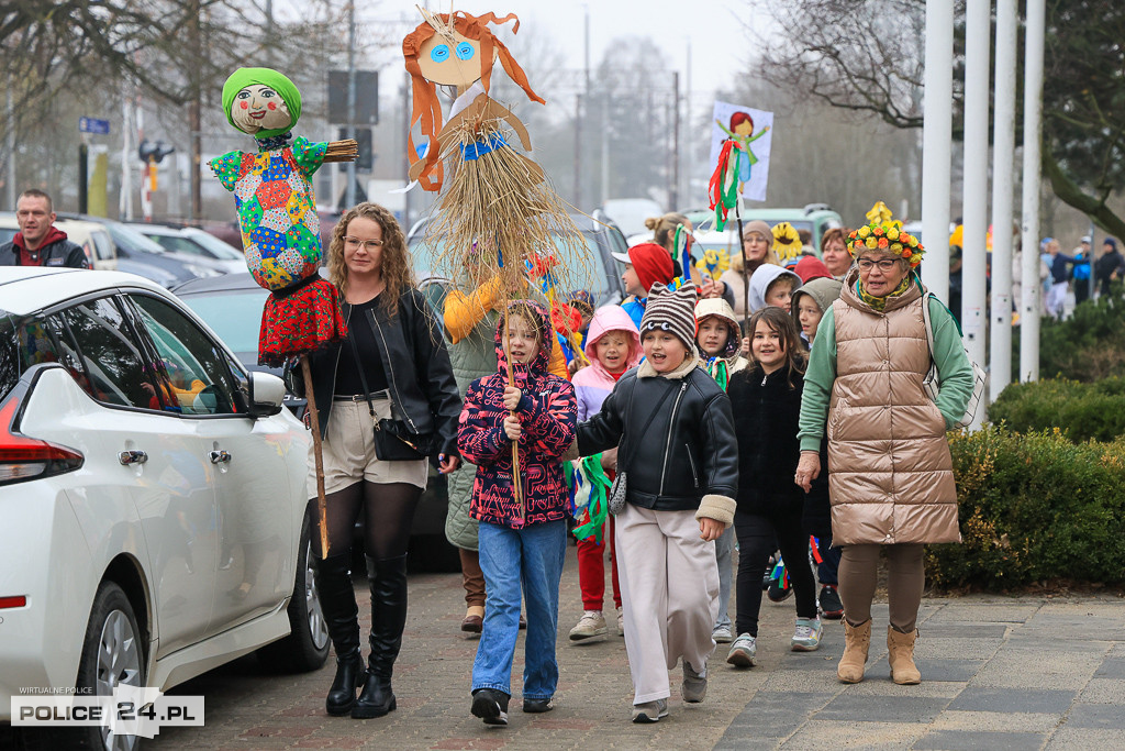 Wiosna! Barwne korowody dzieci przeszły ulicami Police