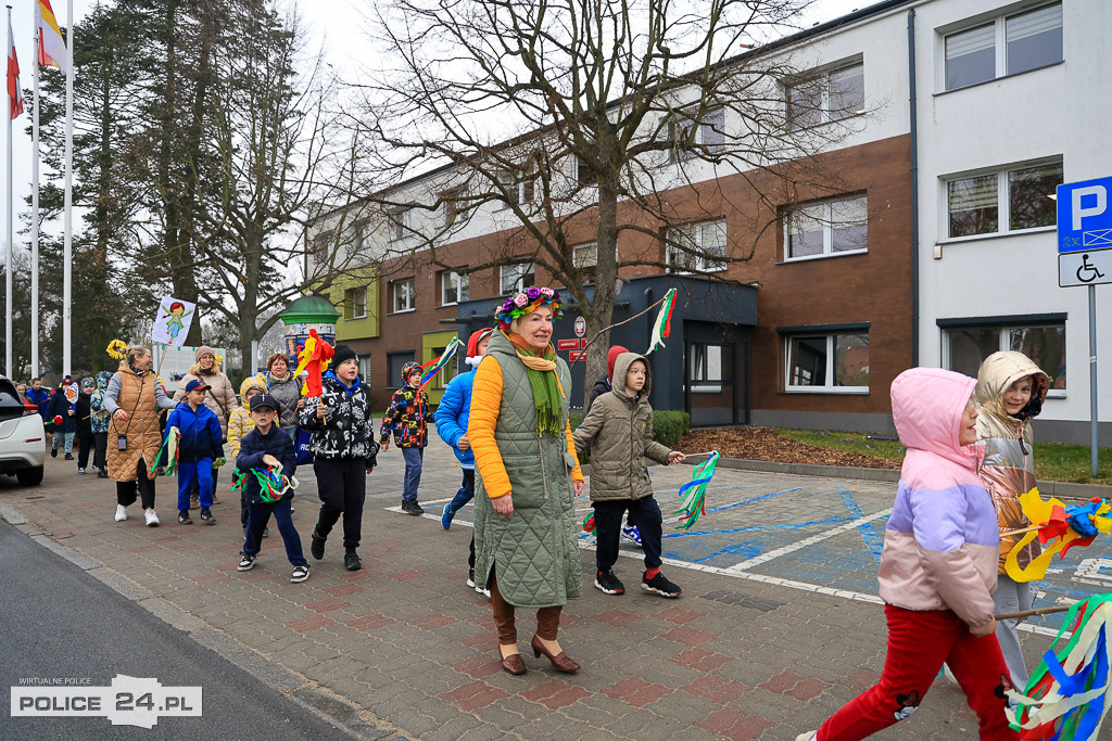 Wiosna! Barwne korowody dzieci przeszły ulicami Police