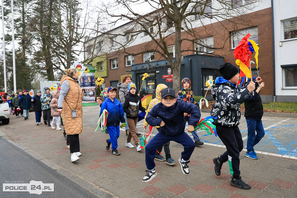 Wiosna! Barwne korowody dzieci przeszły ulicami Police