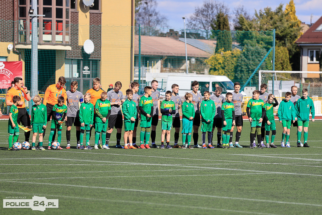 Chemik Police wygrywa z Mechanikiem Bobolice