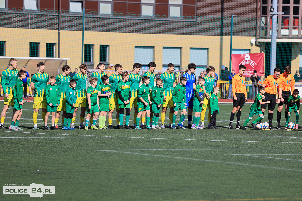 Chemik Police wygrywa z Mechanikiem Bobolice