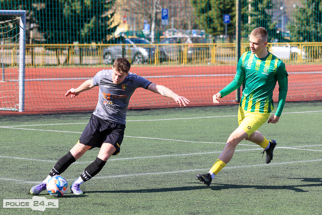 Chemik Police wygrywa z Mechanikiem Bobolice