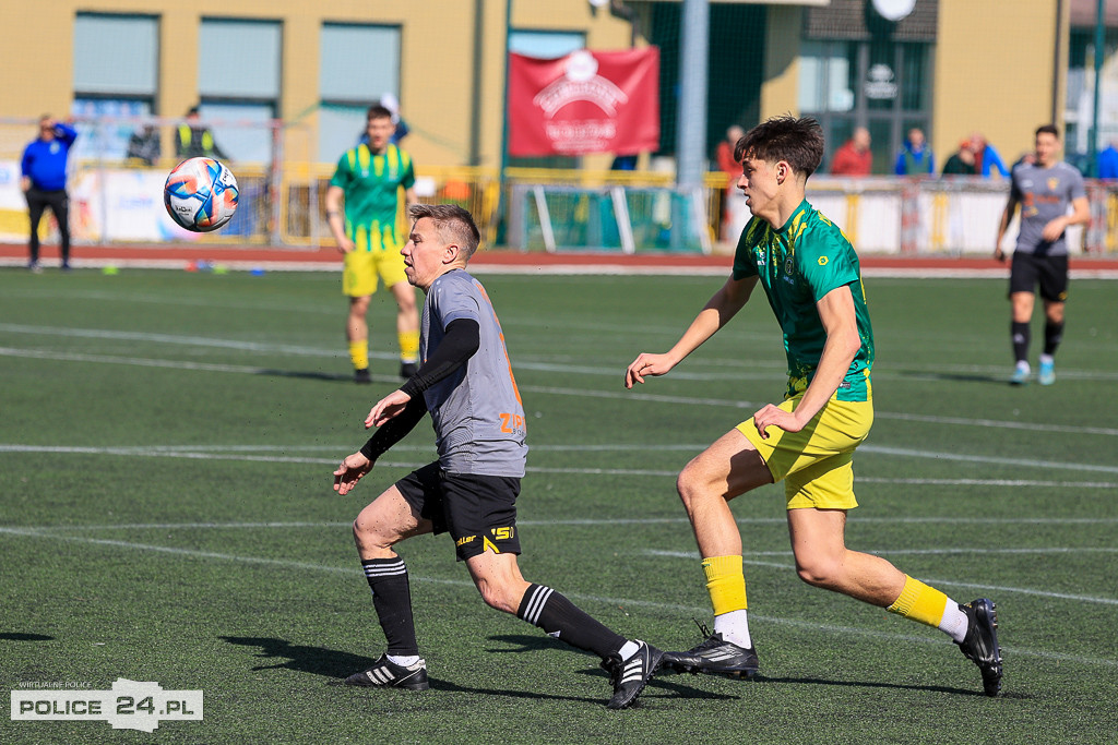 Chemik Police wygrywa z Mechanikiem Bobolice
