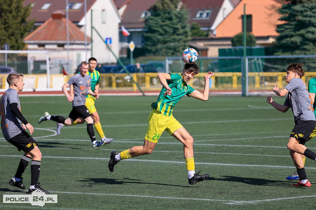 Chemik Police wygrywa z Mechanikiem Bobolice