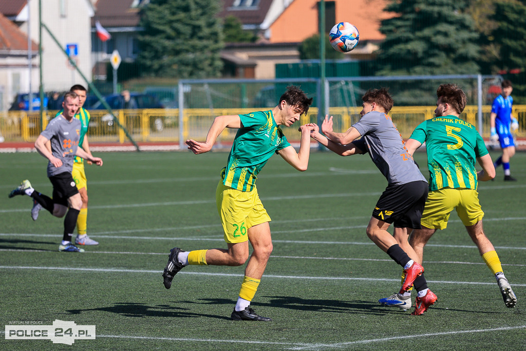 Chemik Police wygrywa z Mechanikiem Bobolice