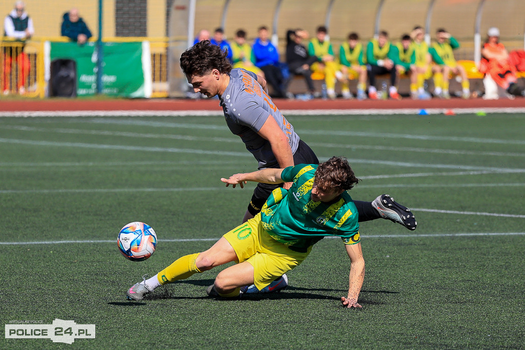 Chemik Police wygrywa z Mechanikiem Bobolice