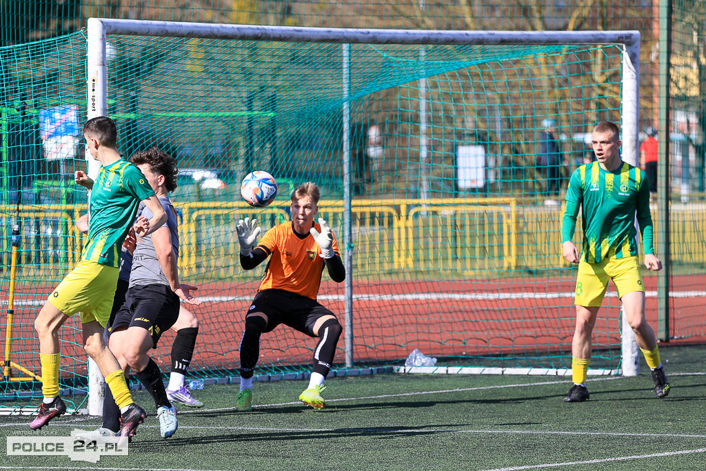 Chemik Police wygrywa z Mechanikiem Bobolice