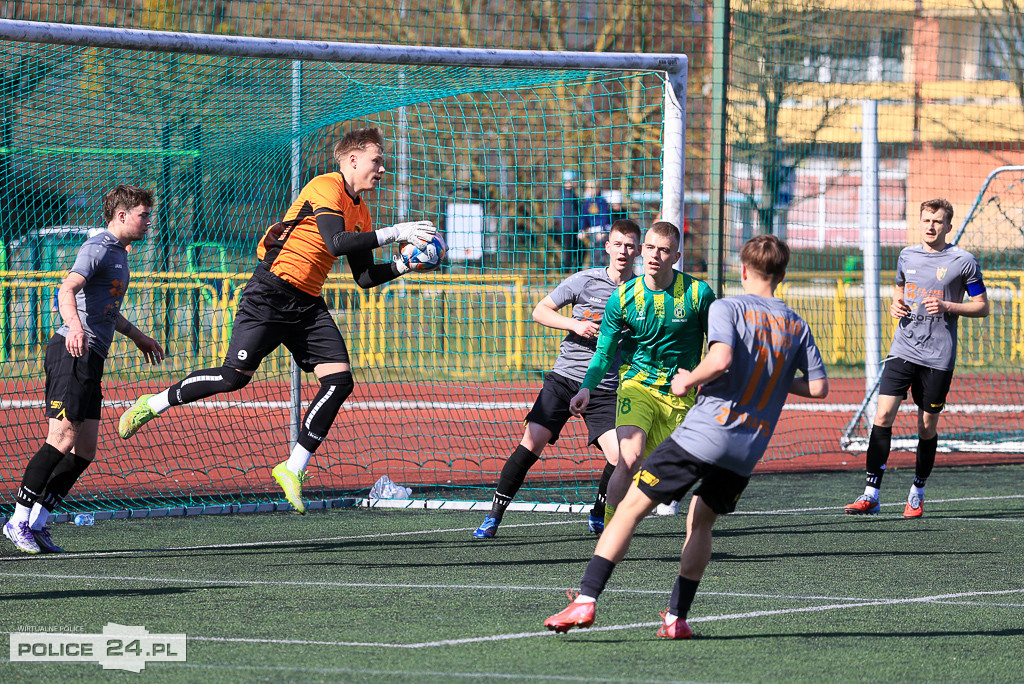 Chemik Police wygrywa z Mechanikiem Bobolice
