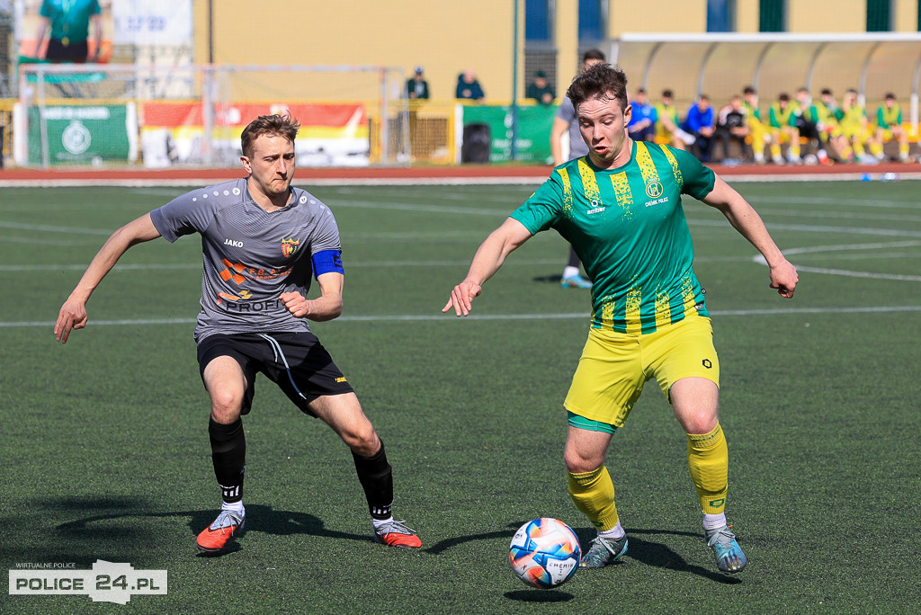 Chemik Police wygrywa z Mechanikiem Bobolice