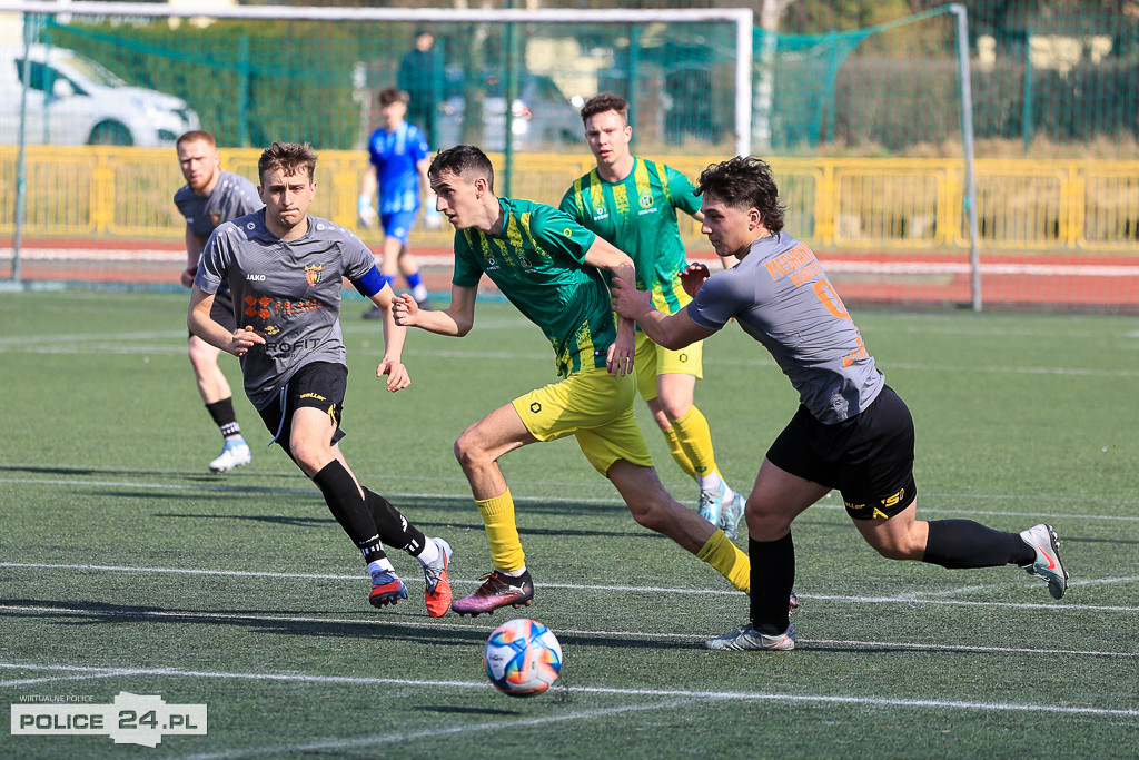 Chemik Police wygrywa z Mechanikiem Bobolice
