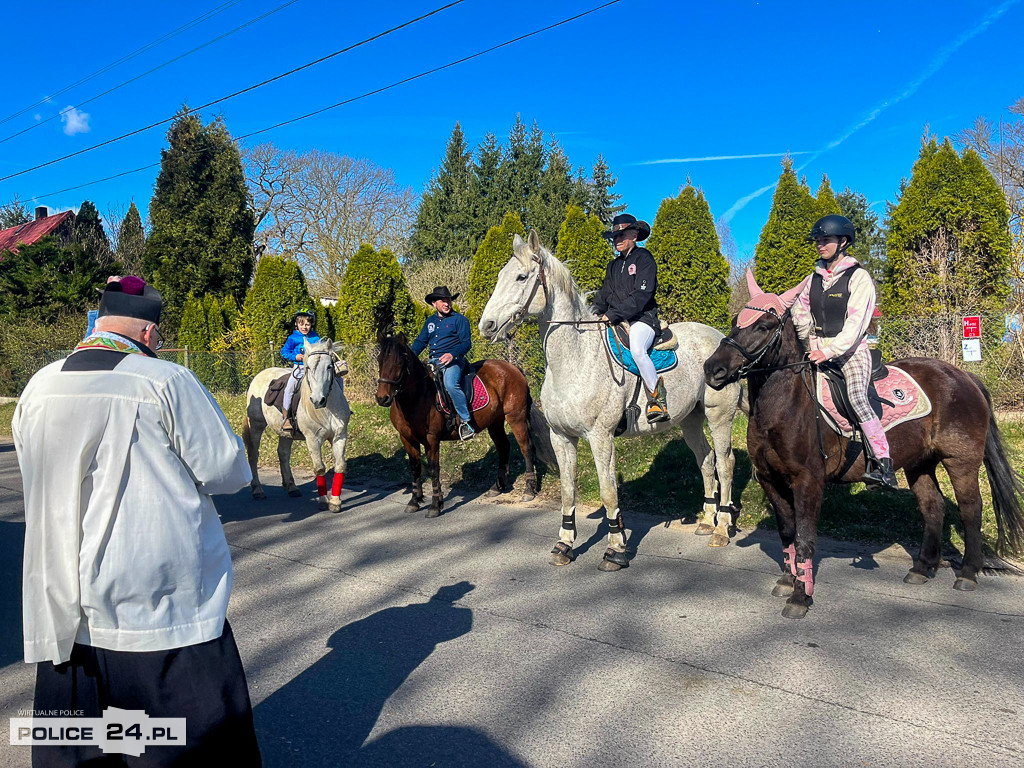 Święcenie pokarmów w Policach, Niekłończycy, Tatyni