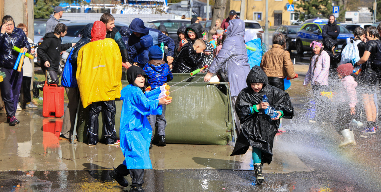 Śmigus-dyngus ze strażakami w Policach