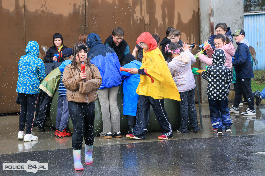 Śmigus-dyngus ze strażakami w Policach