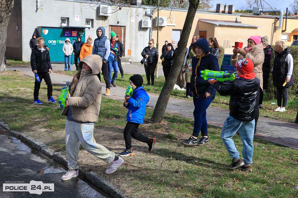 Śmigus-dyngus ze strażakami w Policach