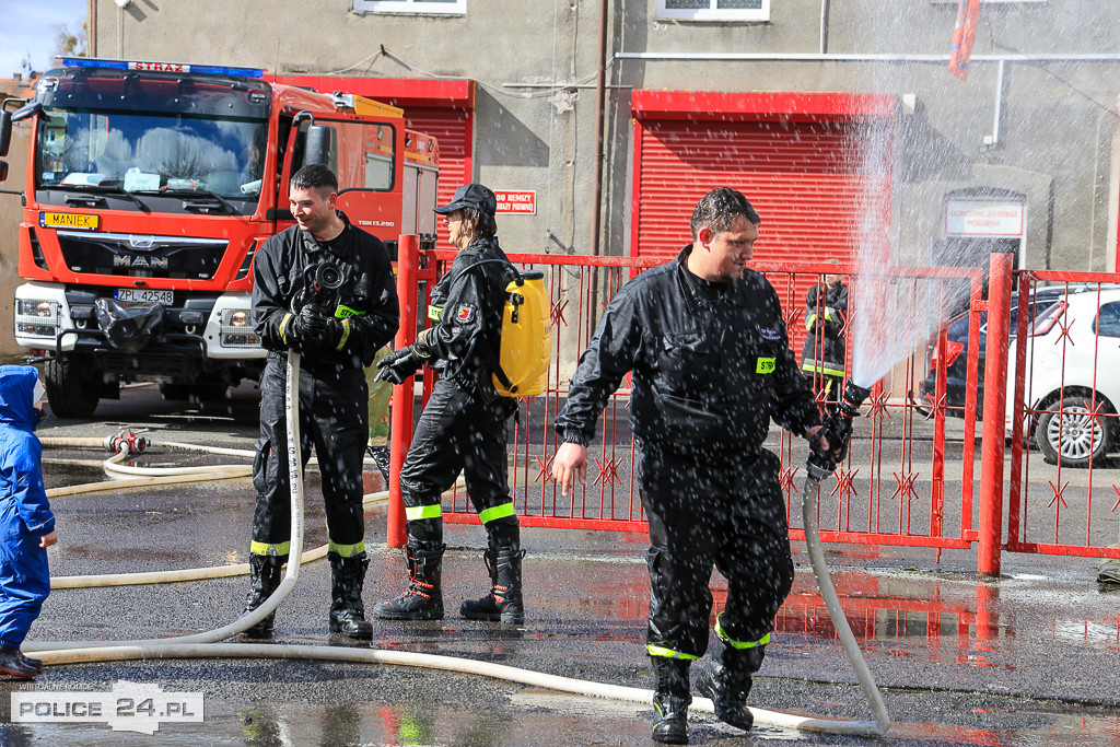 Śmigus-dyngus ze strażakami w Policach