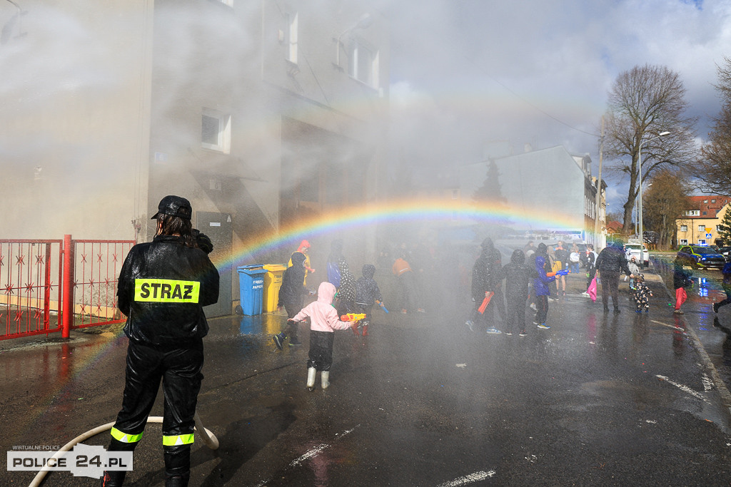Śmigus-dyngus ze strażakami w Policach
