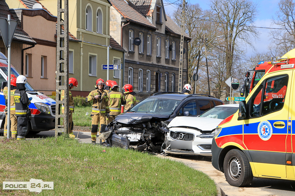 Zderzenie dwóch aut w Policach-Jasienicy