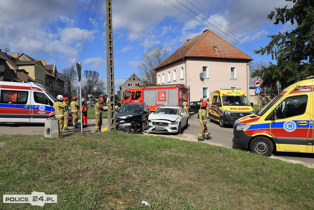 Zderzenie dwóch aut w Policach-Jasienicy