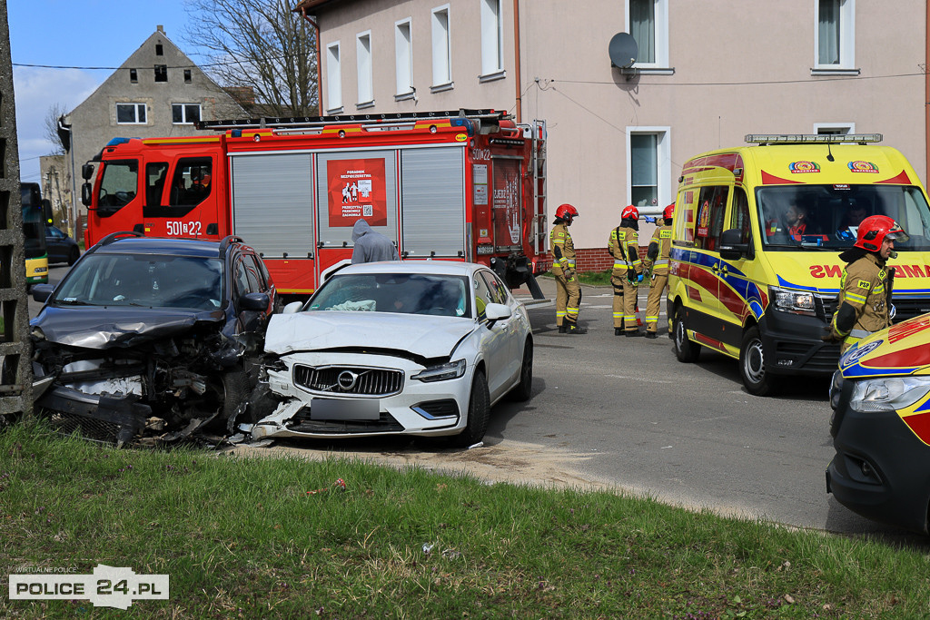 Zderzenie dwóch aut w Policach-Jasienicy