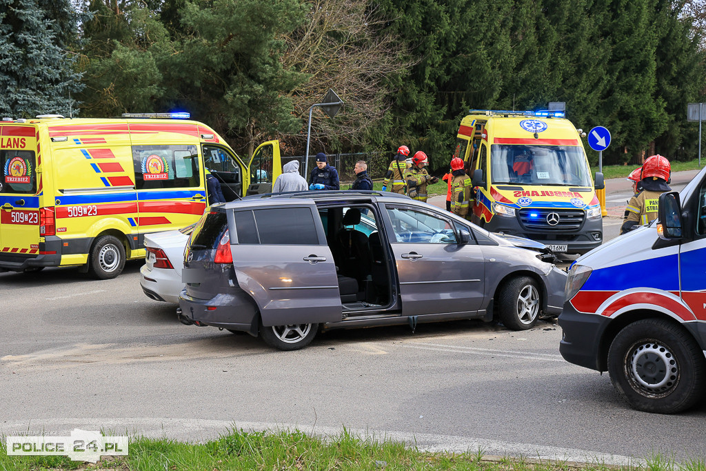 Zderzenie dwóch aut w Policach-Jasienicy