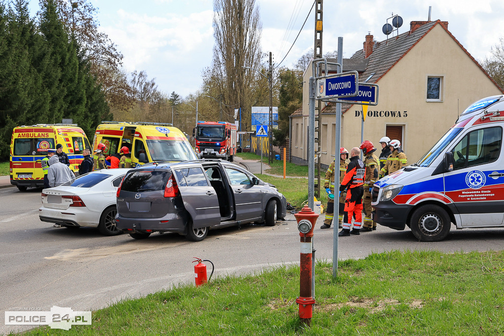 Zderzenie dwóch aut w Policach-Jasienicy