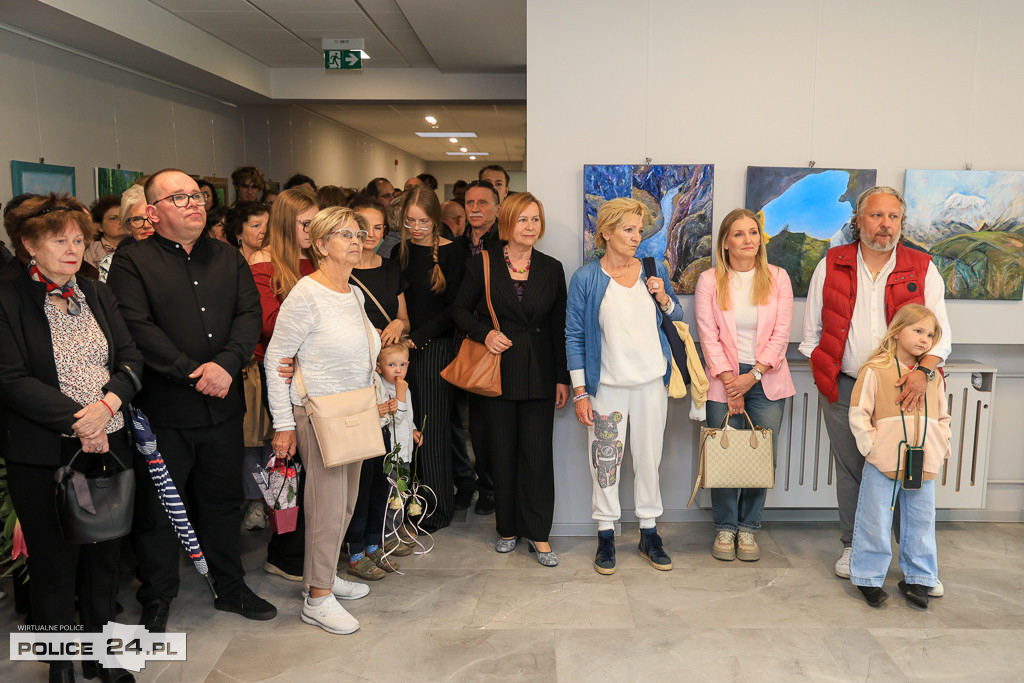 Wernisaż prac uczestników pracowni malarskiej