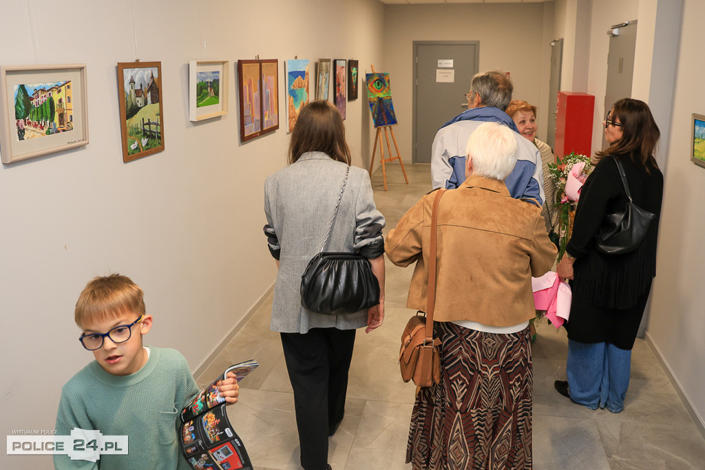 Wernisaż prac uczestników pracowni malarskiej