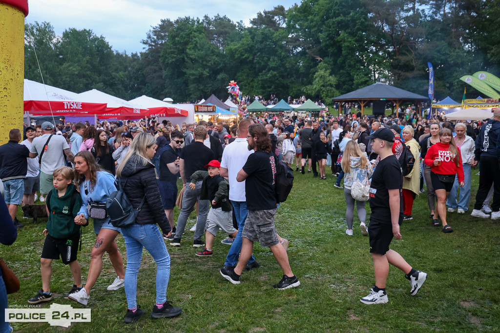 Bryska, Łydka Grubasa i Oskar Cyms zrobili show w Policach