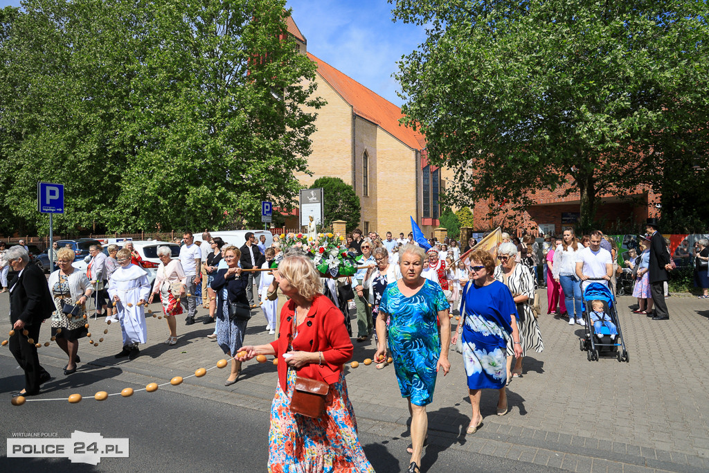 Procesja Bożego Ciała w parafii pw. św. Kazimierza w Policach