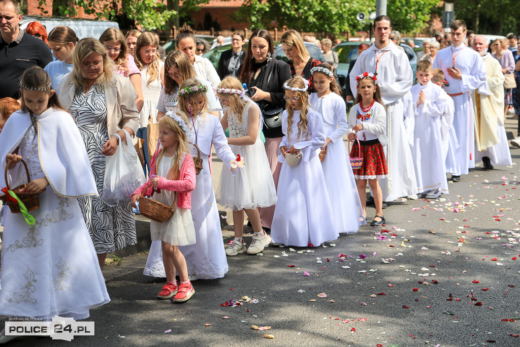 Procesja Bożego Ciała w parafii pw. św. Kazimierza w Policach