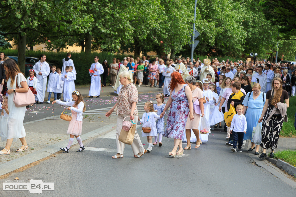 Procesja Bożego Ciała w parafii pw. św. Kazimierza w Policach