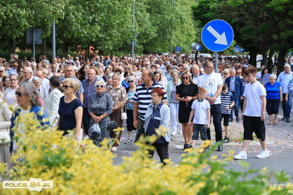 Procesja Bożego Ciała w parafii pw. św. Kazimierza w Policach